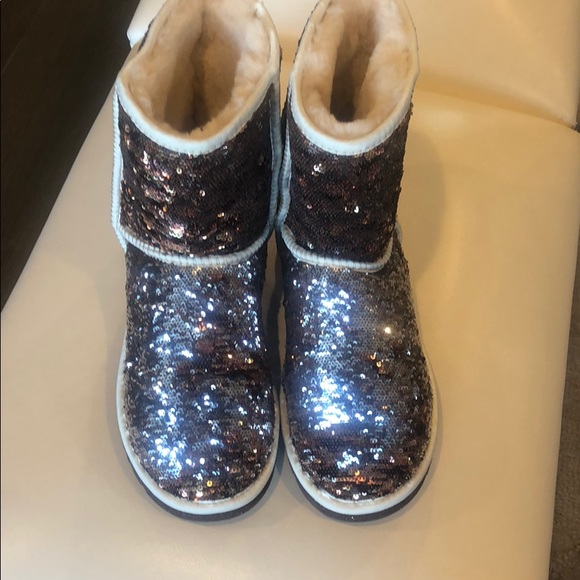 UGG Sparkly Bronze Sequin, Boots,7 - Picture 8 of 8